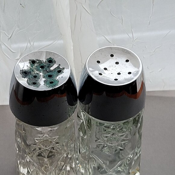 Vintage Starburst Glass Salt & Pepper Shakers With Metal Lids - Picture 9 of 9